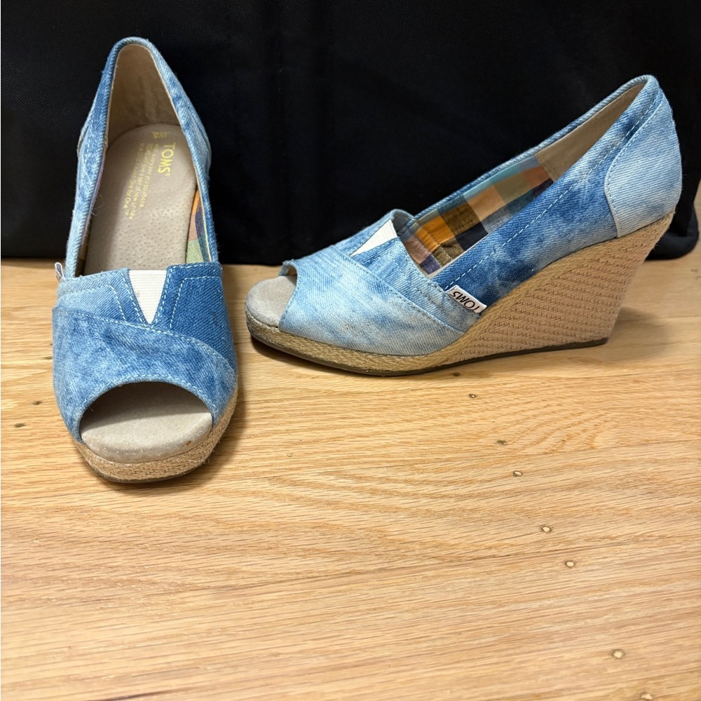 TOMS Light Blue Denim Wedges, Size 5